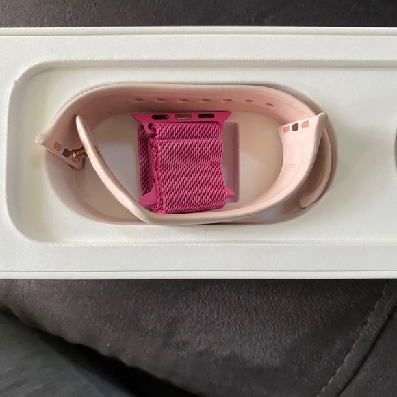Series 4 Apple Watch main image 5